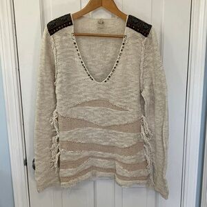 Gimmicks by BKE cream/beige Boho fringe sweater beaded detail 100% cotton size M